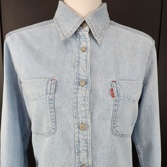 Levi's RED TAB JEANS BUTTON DOWN SHIRT SIZE MEDIUM - Picture 2 of 10